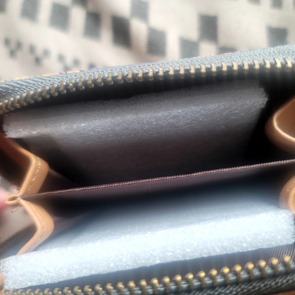 Colorful Patterned Wallet - Picture 4 of 4